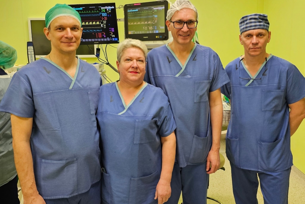 Pirmo reizi Latvijā veikta minimāli invazīva laparoskopiska un torakoskopiska barības vada rezekcija pacientam ar diagnosticētu vēzi 