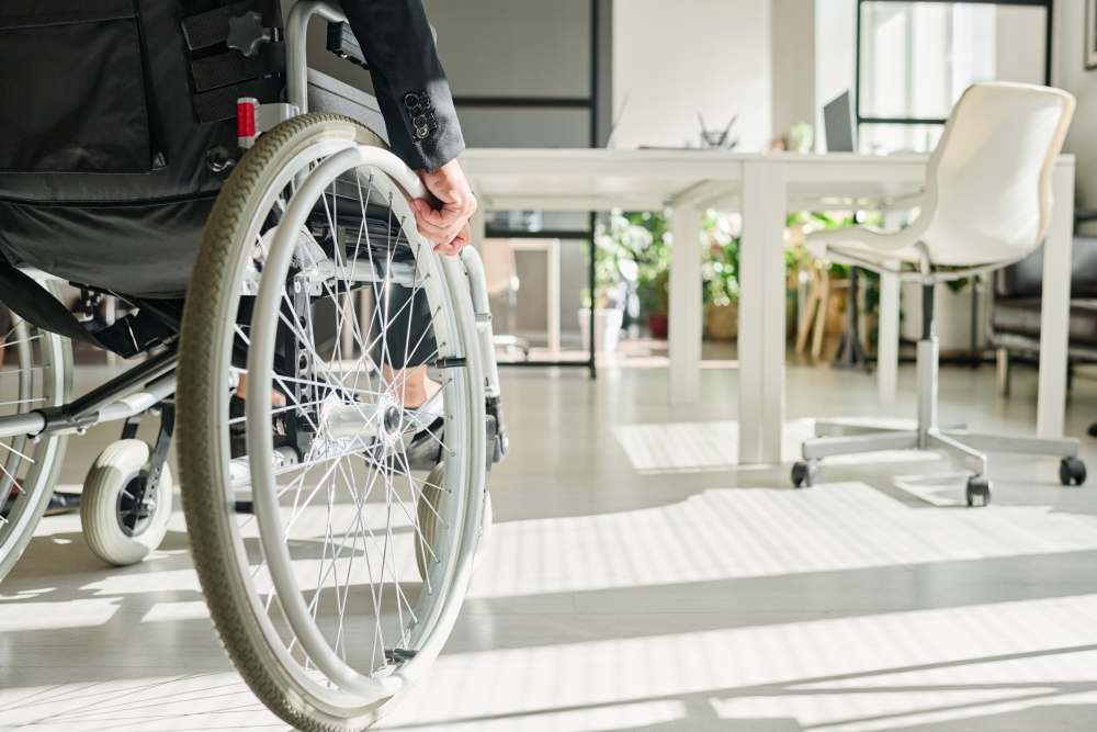 Kā Latvijā tiek īstenota darba vietas pielāgošana cilvēkiem ar invaliditāti