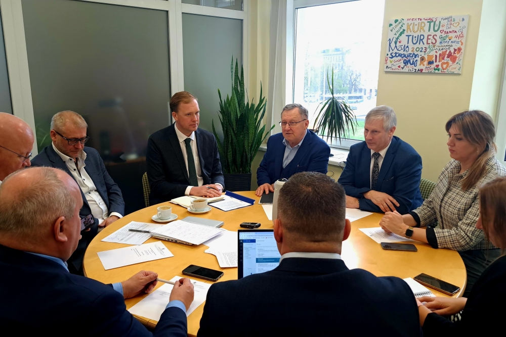 Kurzemes plānošanas reģiona Attīstības padome tiekas ar ekonomikas ministru, lai apspriestu aktualitātes 